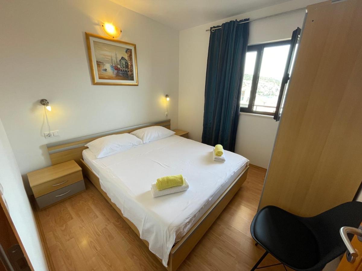 Holiday House Jakasa Trogir Exterior photo
